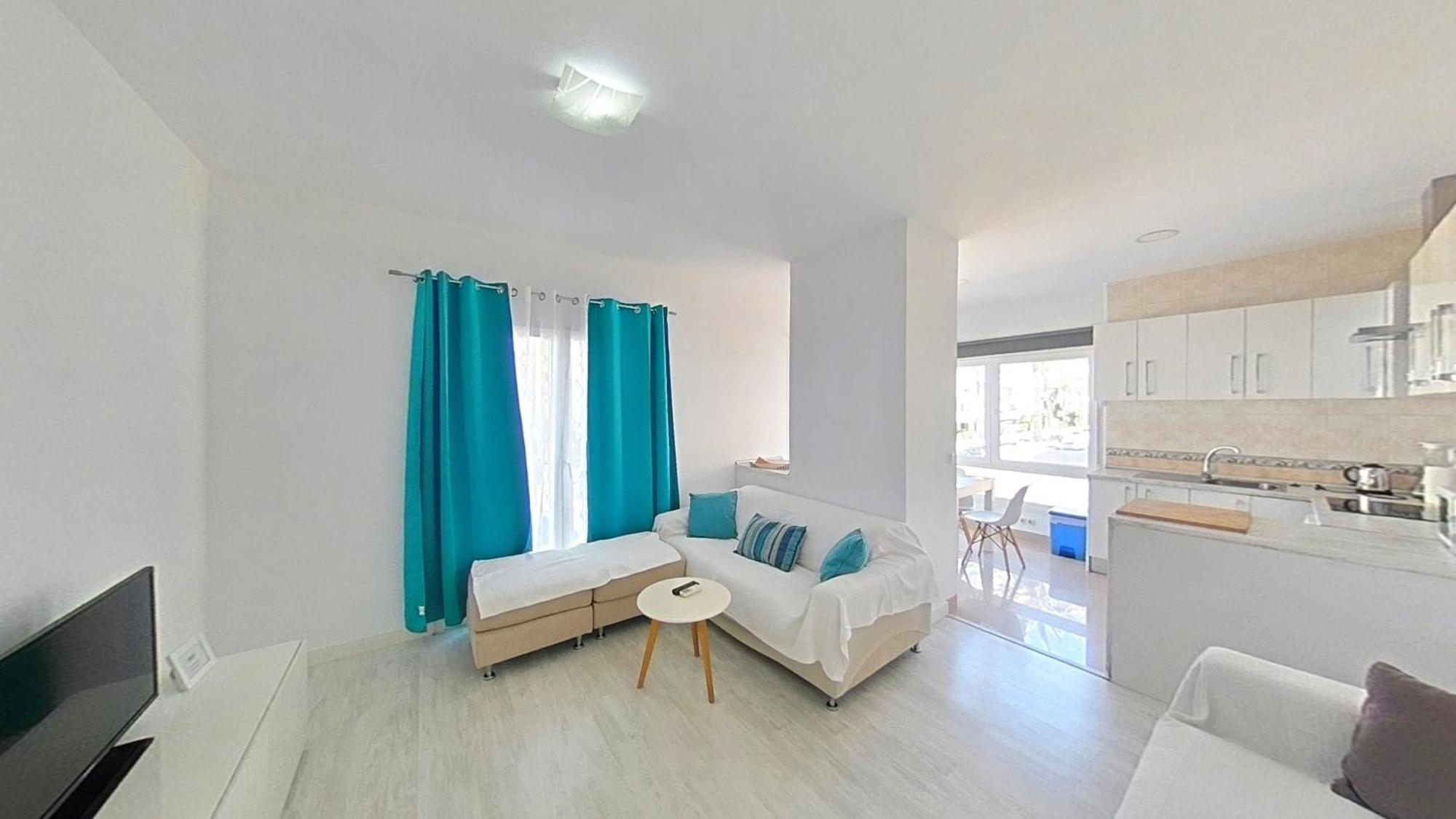Appartement Benalroma A 50 Metros De La Playa!